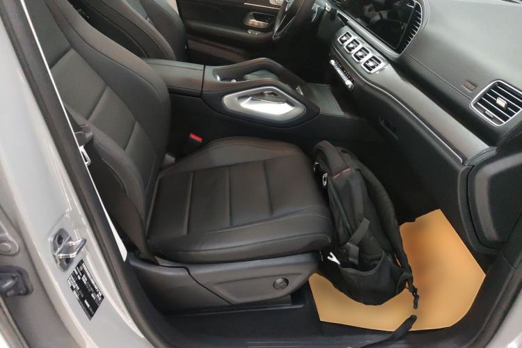 Used Mercedes-Benz GLE 2024 GLE 450 4MATIC Luxury Model Right Front Seat