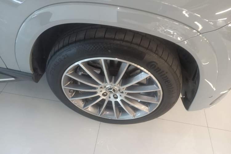 Used Mercedes-Benz GLE 2024 GLE 450 4MATIC Luxury Model Right Front Wheel Hub