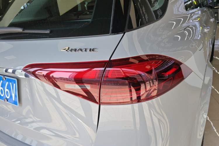 Used Mercedes-Benz GLE 2024 Refreshed GLE 350 4MATIC Stylish Edition Right Rear Taillight