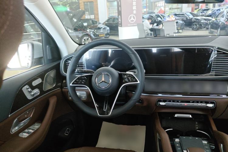Used Mercedes-Benz GLE 2024 Refreshed GLE 350 4MATIC Stylish Edition Steering Wheel