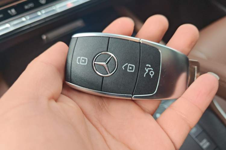 Used Mercedes-Benz GLE 2024 GLE 450 4MATIC Luxury Model Vehicle Key