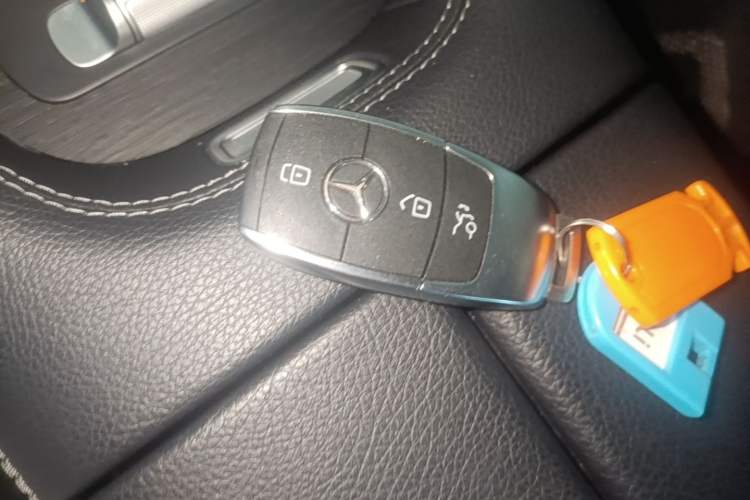 Used Mercedes-Benz GLE 2024 GLE 450 4MATIC Luxury Model Vehicle Key