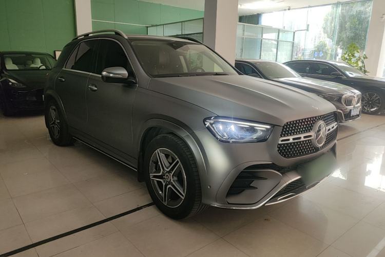 Used Mercedes-Benz GLE 2024 GLE 450 4MATIC Stylish Model Front Right 45 Deg