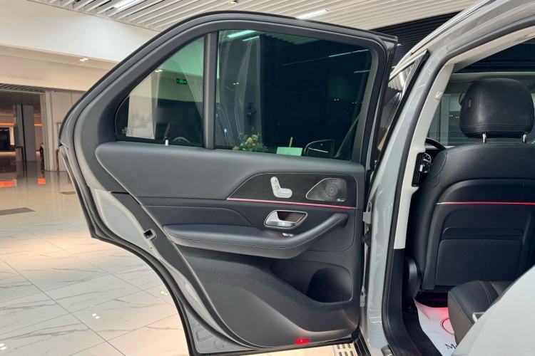 Used Mercedes-Benz GLE 2024 GLE 450 4MATIC Luxury Model Interior 11