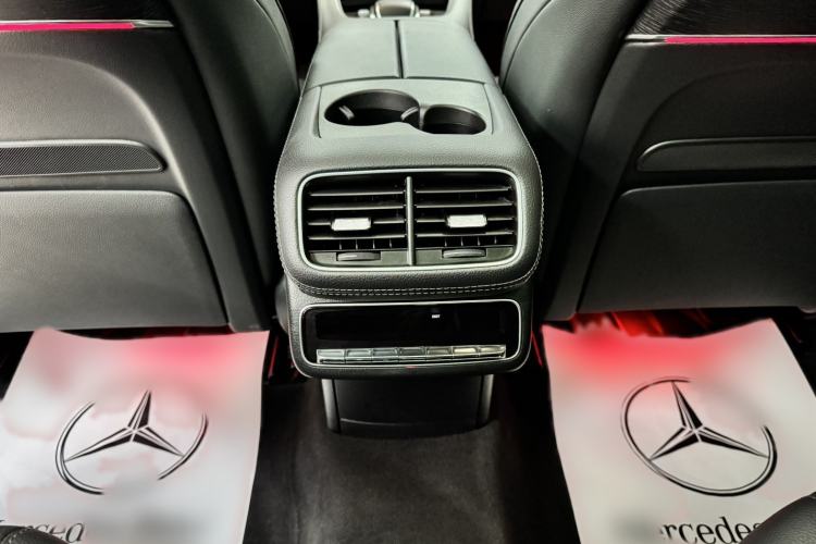 Used Mercedes-Benz GLE 2024 GLE 450 4MATIC Luxury Model Interior 4