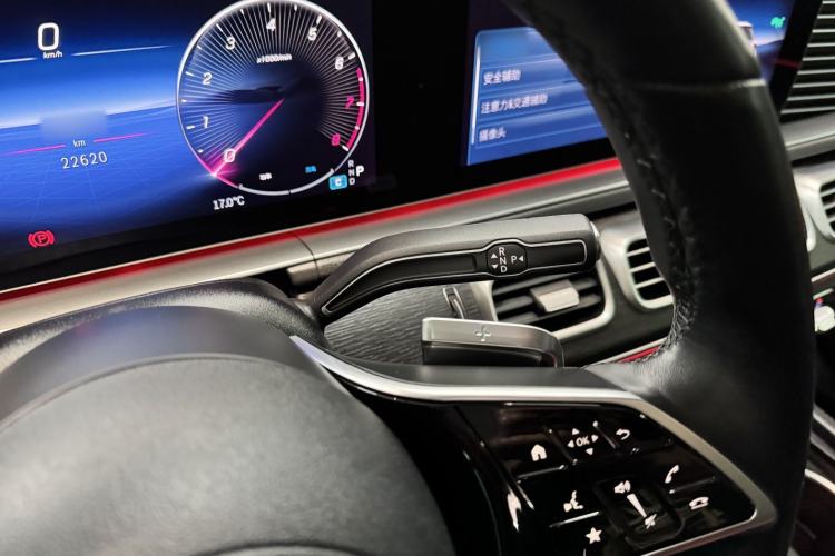 Used Mercedes-Benz GLE 2024 GLE 450 4MATIC Luxury Model Interior 5