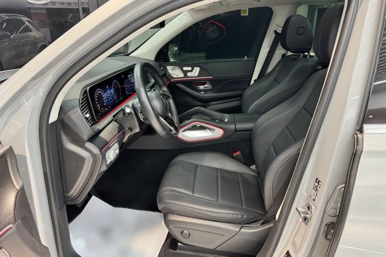 Used Mercedes-Benz GLE 2024 GLE 450 4MATIC Luxury Model Interior 6