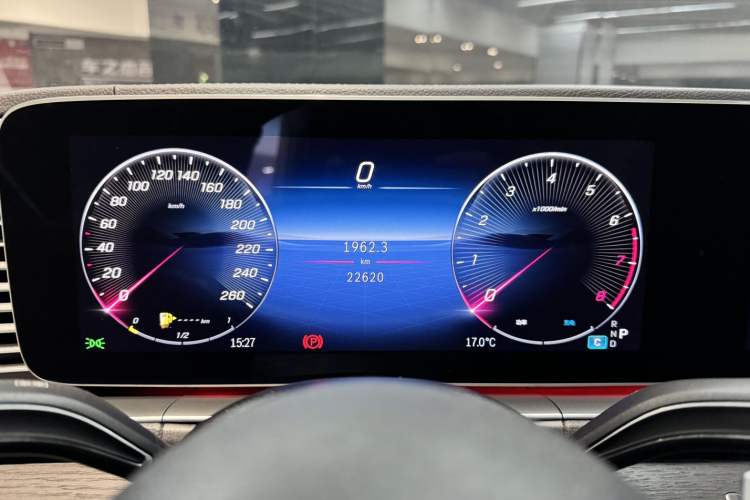 Used Mercedes-Benz GLE 2024 GLE 450 4MATIC Luxury Model Odometer Close Up
