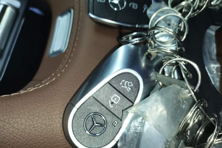 Used Mercedes-Benz GLE 2024 Refreshed GLE 350 4MATIC Stylish Edition Vehicle Key