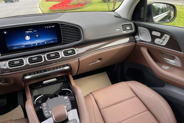 Used Mercedes-Benz GLE 2025-Year Restyled GLE 350 4MATIC Fashion Edition Audio And AC Panel