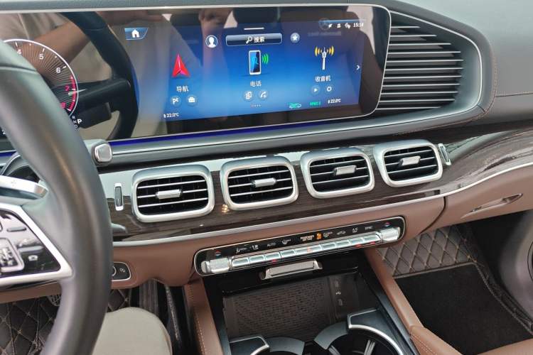 Used Mercedes-Benz GLE 2025 GLE 350 4MATIC Stylish Model Audio And AC Panel
