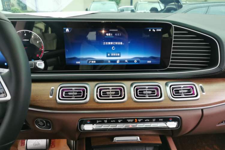 Used Mercedes-Benz GLE 2025-Year Restyled GLE 350 4MATIC Dynamic Edition Audio And AC Panel