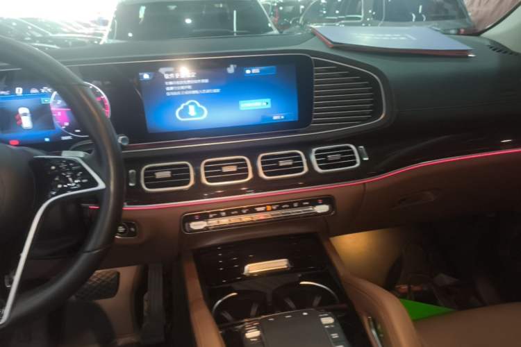 Used Mercedes-Benz GLE 2025 GLE 350 4MATIC Stylish Model Audio And AC Panel
