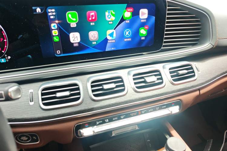Used Mercedes-Benz GLE 2025 GLE 450 4MATIC Luxury Model Audio And AC Panel