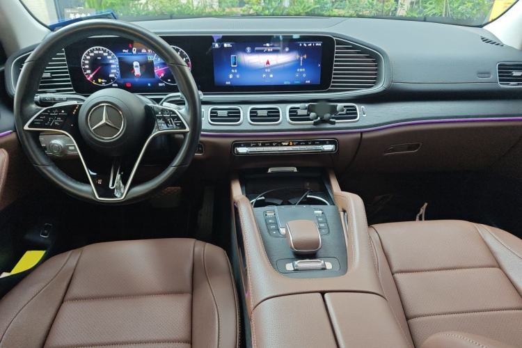 Used Mercedes-Benz GLE 2025 GLE 350 4MATIC Stylish Model Center Console