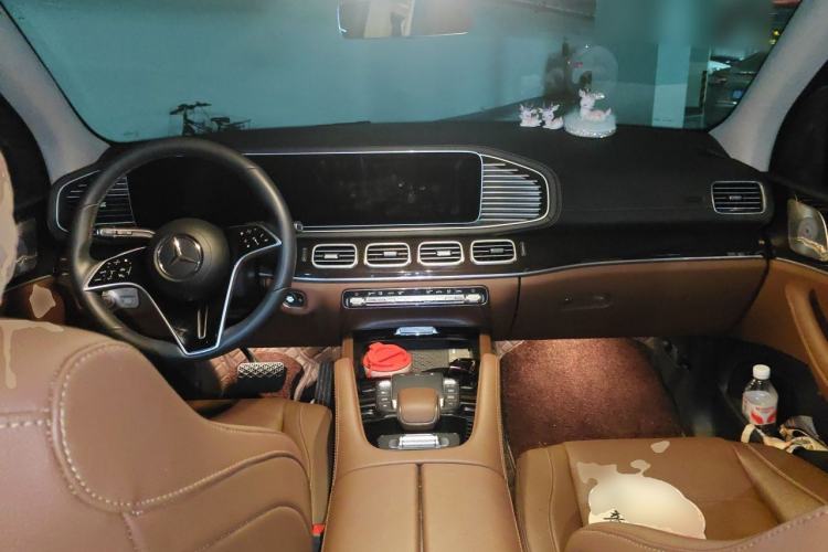 Used Mercedes-Benz GLE 2025 GLE 350 4MATIC Stylish Model Center Console