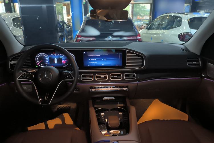 Used Mercedes-Benz GLE 2025 GLE 350 4MATIC Stylish Model Center Console