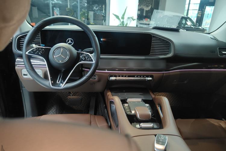 Used Mercedes-Benz GLE 2025 GLE 350 4MATIC Stylish Model Center Console
