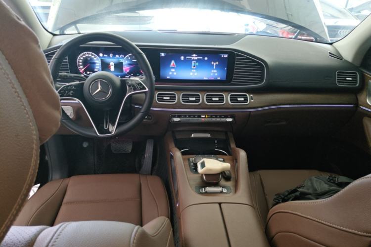 Used Mercedes-Benz GLE 2025 Facelift GLE 450 4MATIC Stylish Edition Center Console