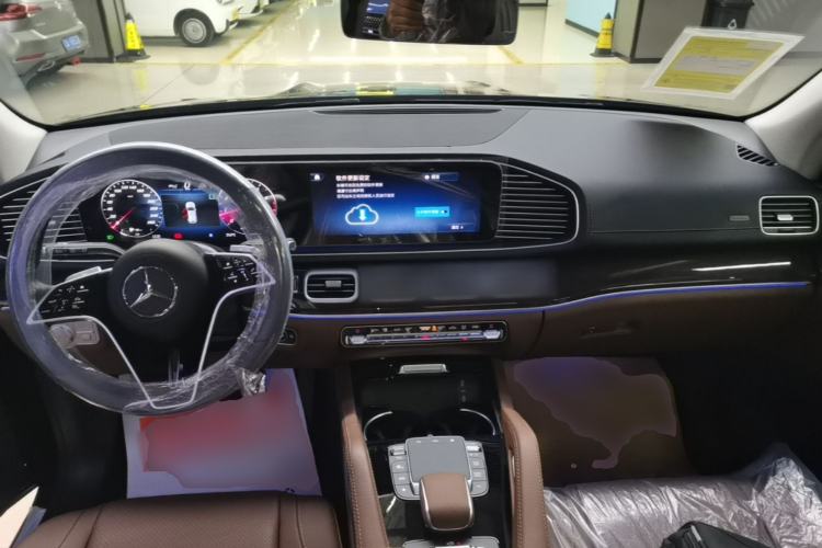 Used Mercedes-Benz GLE 2025 GLE 350 4MATIC Stylish Model Center Console