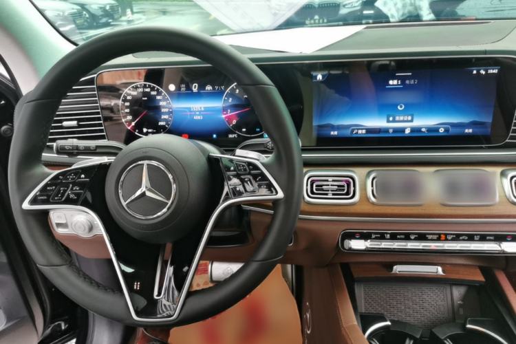 Used Mercedes-Benz GLE 2025-Year Restyled GLE 350 4MATIC Dynamic Edition Center Console