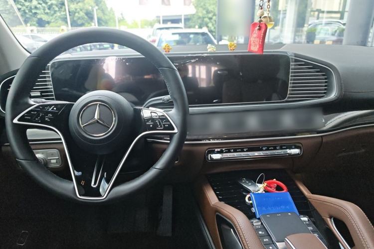 Used Mercedes-Benz GLE 2025 GLE 350 4MATIC Stylish Model Center Console