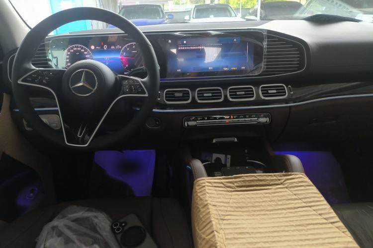 Used Mercedes-Benz GLE 2025-Year Restyled GLE 350 4MATIC Fashion Edition Center Console