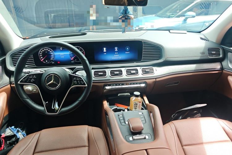 Used Mercedes-Benz GLE 2025 GLE 450 4MATIC Luxury Model Center Console