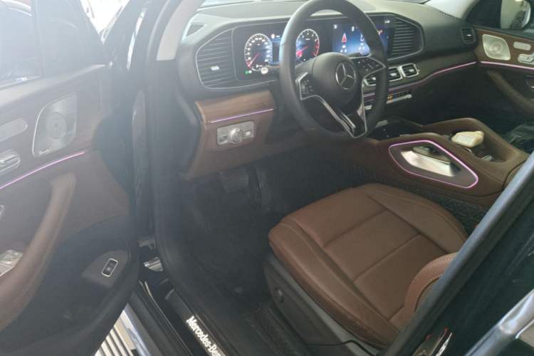 Used Mercedes-Benz GLE 2025 Facelift GLE 450 4MATIC Stylish Edition Driver Seat