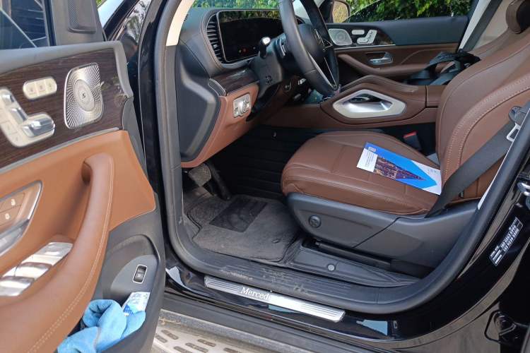 Used Mercedes-Benz GLE 2025 GLE 350 4MATIC Stylish Model Driver Seat