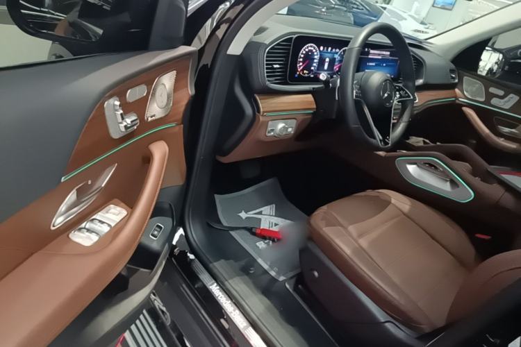 Used Mercedes-Benz GLE 2025 GLE 450 4MATIC Fashion Edition Driver Seat