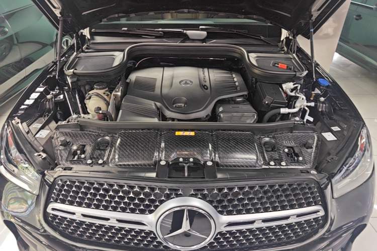 Used Mercedes-Benz GLE 2025 GLE 450 4MATIC Fashion Edition Engine Bay