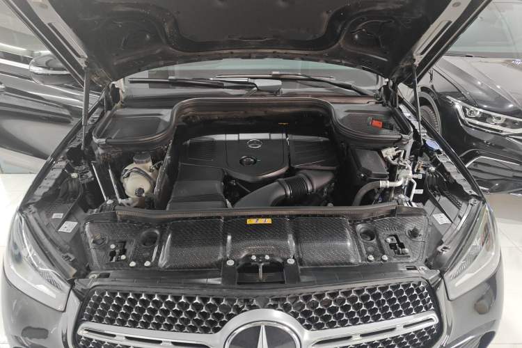 Used Mercedes-Benz GLE 2025 GLE 350 4MATIC Stylish Model Engine Bay