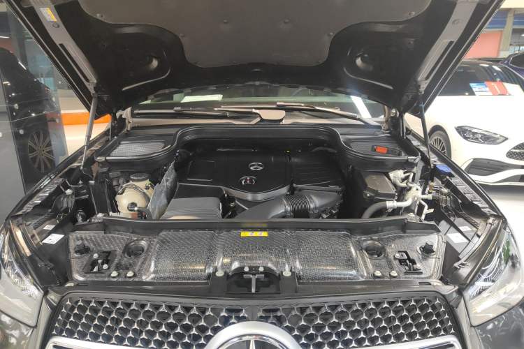 Used Mercedes-Benz GLE 2025 GLE 350 4MATIC Stylish Model Engine Bay