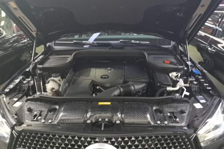 Used Mercedes-Benz GLE 2025 GLE 350 4MATIC Stylish Model Engine Bay