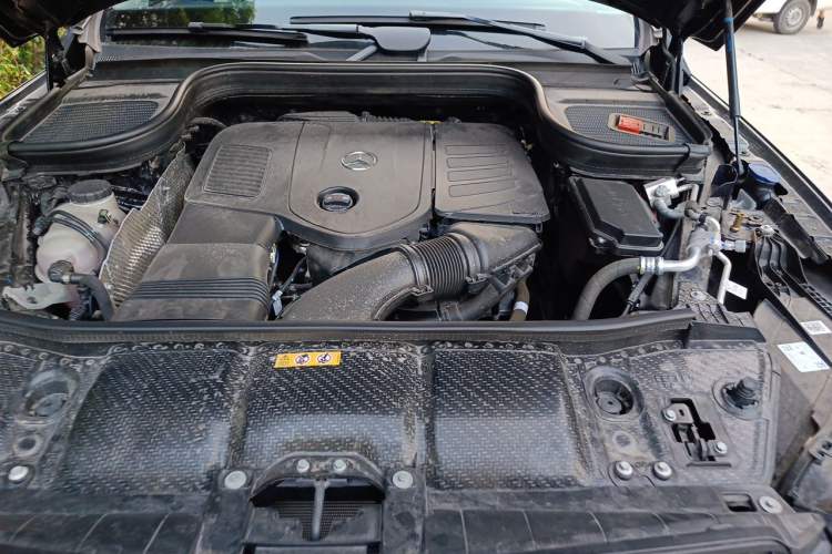 Used Mercedes-Benz GLE 2025 GLE 350 4MATIC Stylish Model Engine Bay