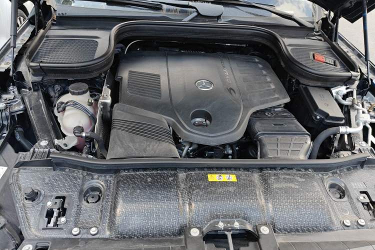 Used Mercedes-Benz GLE 2025 GLE 450 4MATIC Fashion Edition Engine Bay