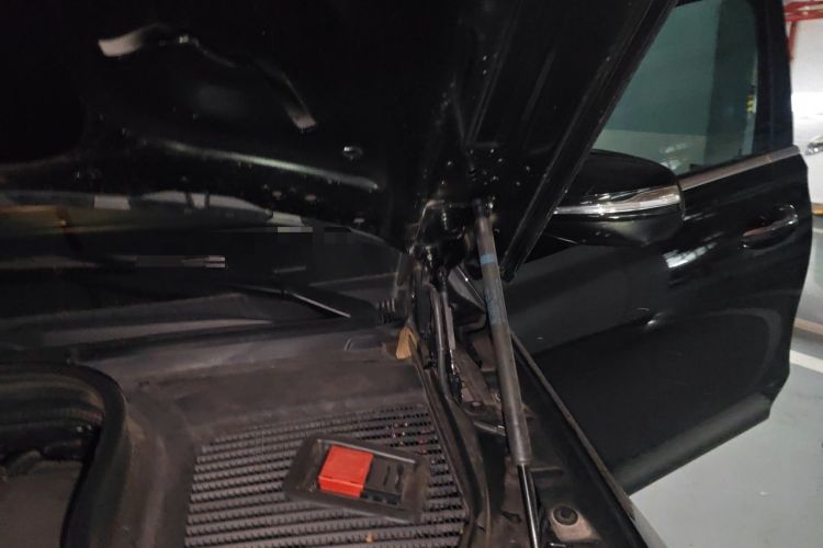 Used Mercedes-Benz GLE 2025 GLE 350 4MATIC Stylish Model Engine Bay Left