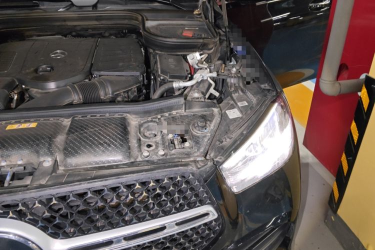 Used Mercedes-Benz GLE 2025 GLE 350 4MATIC Stylish Model Engine Bay Left