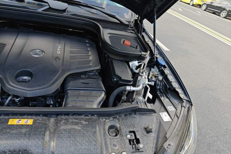 Used Mercedes-Benz GLE 2025 GLE 450 4MATIC Fashion Edition Engine Bay Left