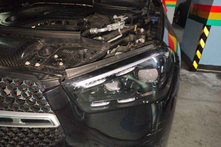 Used Mercedes-Benz GLE 2025 GLE 450 4MATIC Luxury Model Engine Bay Left