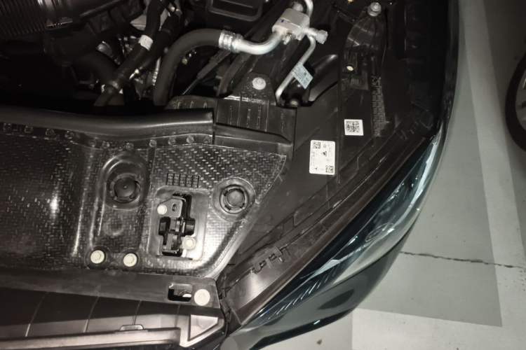 Used Mercedes-Benz GLE 2025-Year Restyled GLE 350 4MATIC Fashion Edition Engine Bay Left