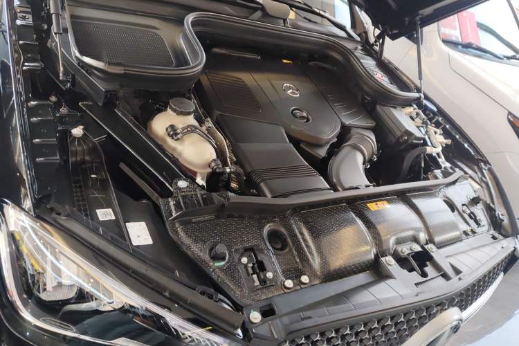Used Mercedes-Benz GLE 2025 GLE 350 4MATIC Stylish Model Engine Bay