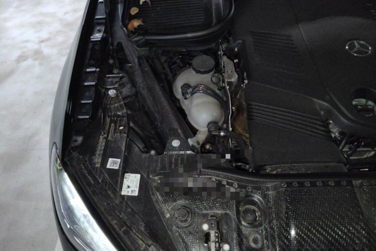 Used Mercedes-Benz GLE 2025 GLE 450 4MATIC Fashion Edition Engine Bay Right