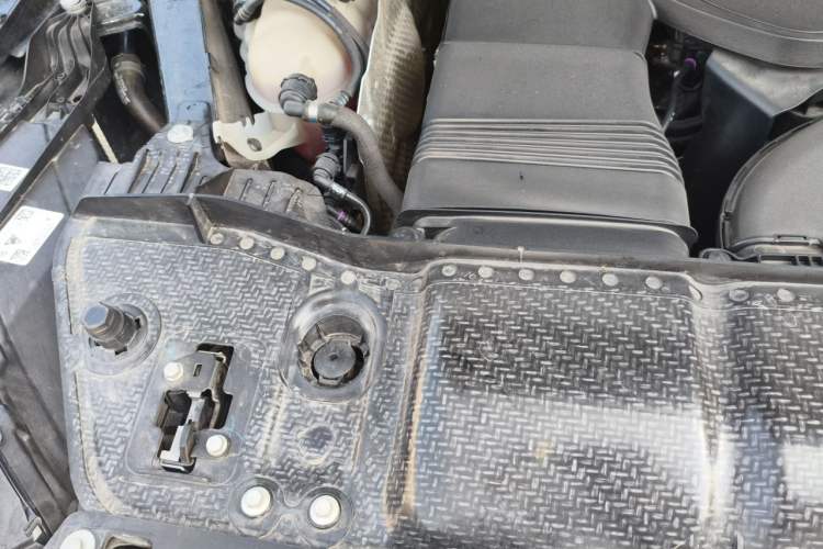 Used Mercedes-Benz GLE 2025 GLE 350 4MATIC Stylish Model Engine Bay Right