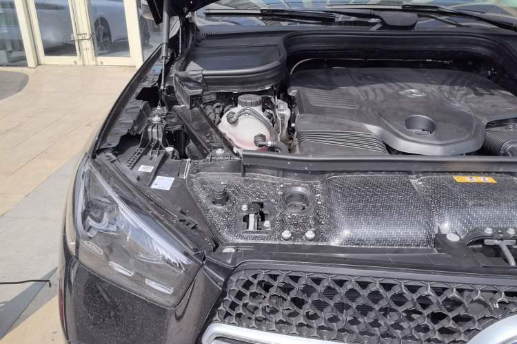 Used Mercedes-Benz GLE 2025-Year Restyled GLE 450 4MATIC Luxury Edition Engine Bay Right