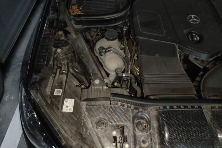 Used Mercedes-Benz GLE 2025 GLE 350 4MATIC Stylish Model Engine Bay Right