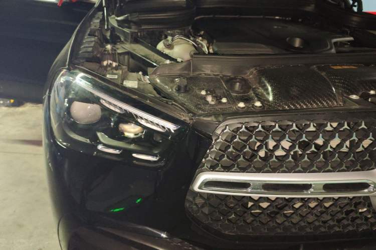 Used Mercedes-Benz GLE 2025 GLE 450 4MATIC Luxury Model Engine Bay Right