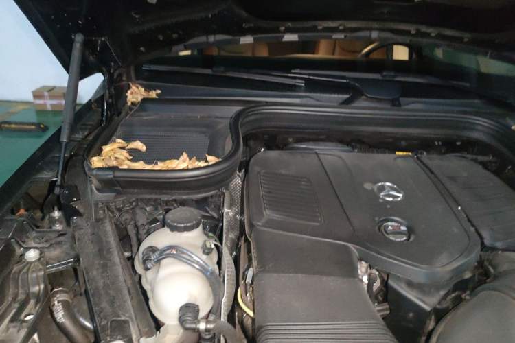 Used Mercedes-Benz GLE 2025 GLE 350 4MATIC Stylish Model Engine Bay Right