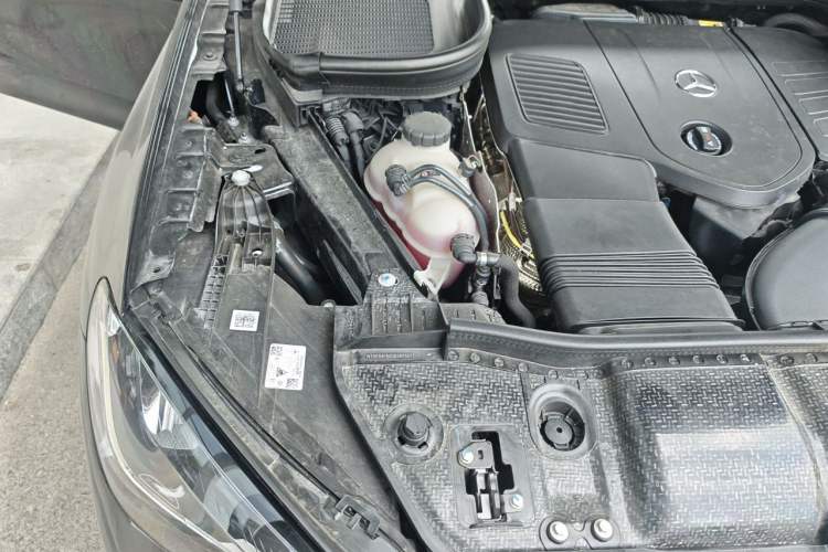 Used Mercedes-Benz GLE 2025 GLE 350 4MATIC Stylish Model Engine Bay Right